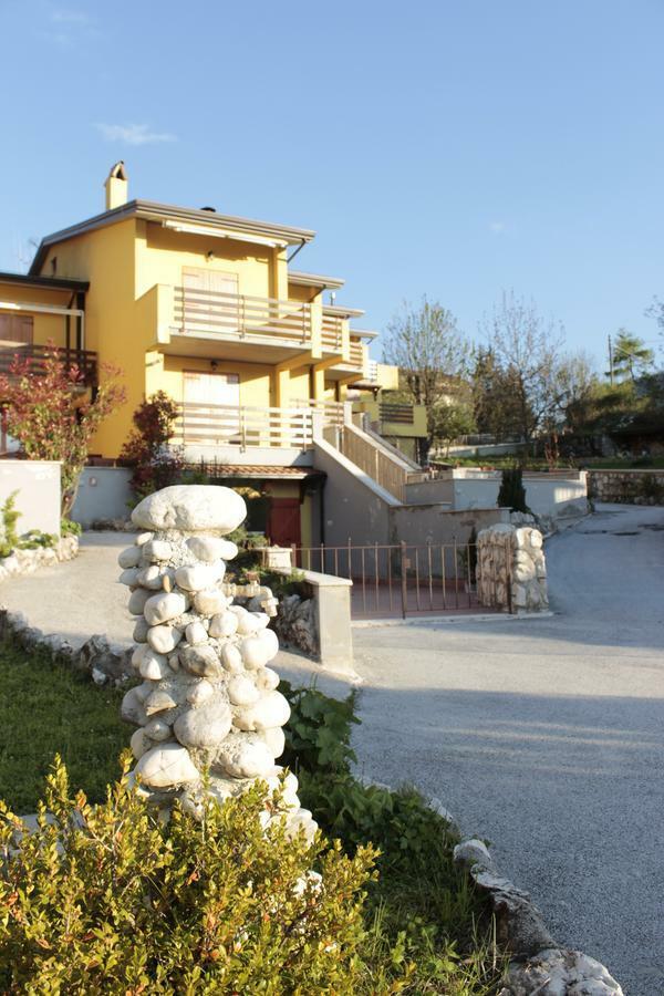 Ferienwohnung 4Flats In Orto Di Venanzio Barrea Exterior foto